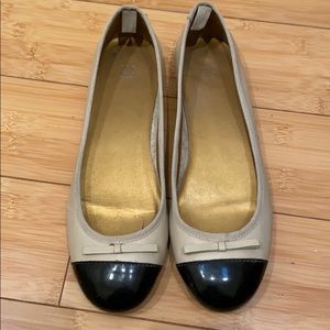 Gap ballet flats size 6